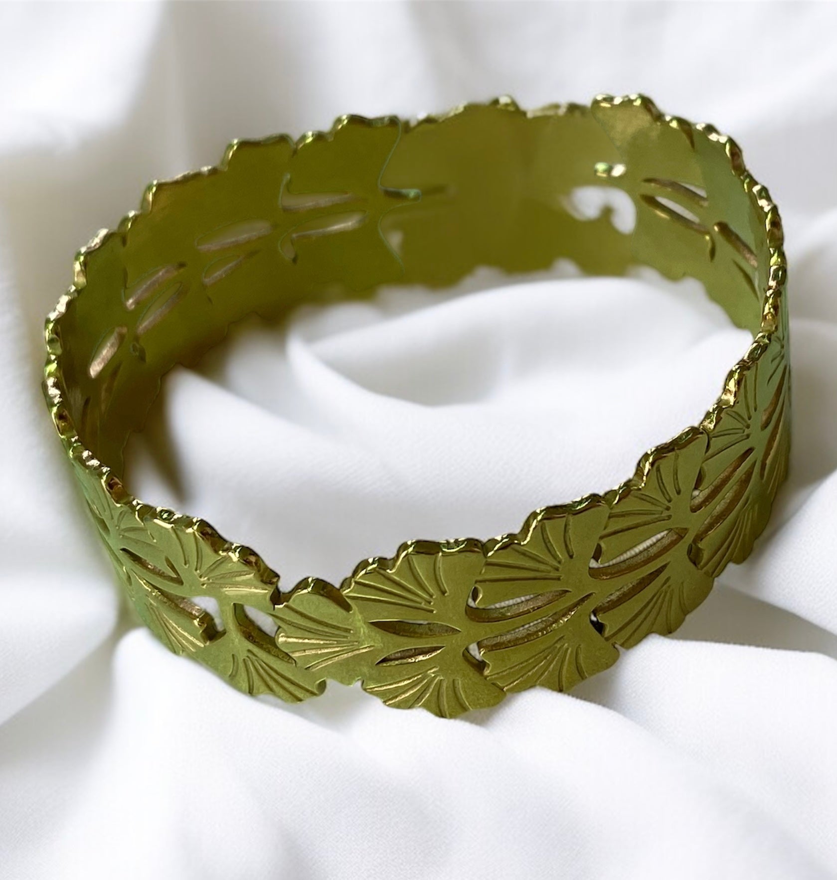 Anti-Tarnish Floral Cuff Bracelet for Women – Adjustable, Lightweight & Durable Fashion Jewelry